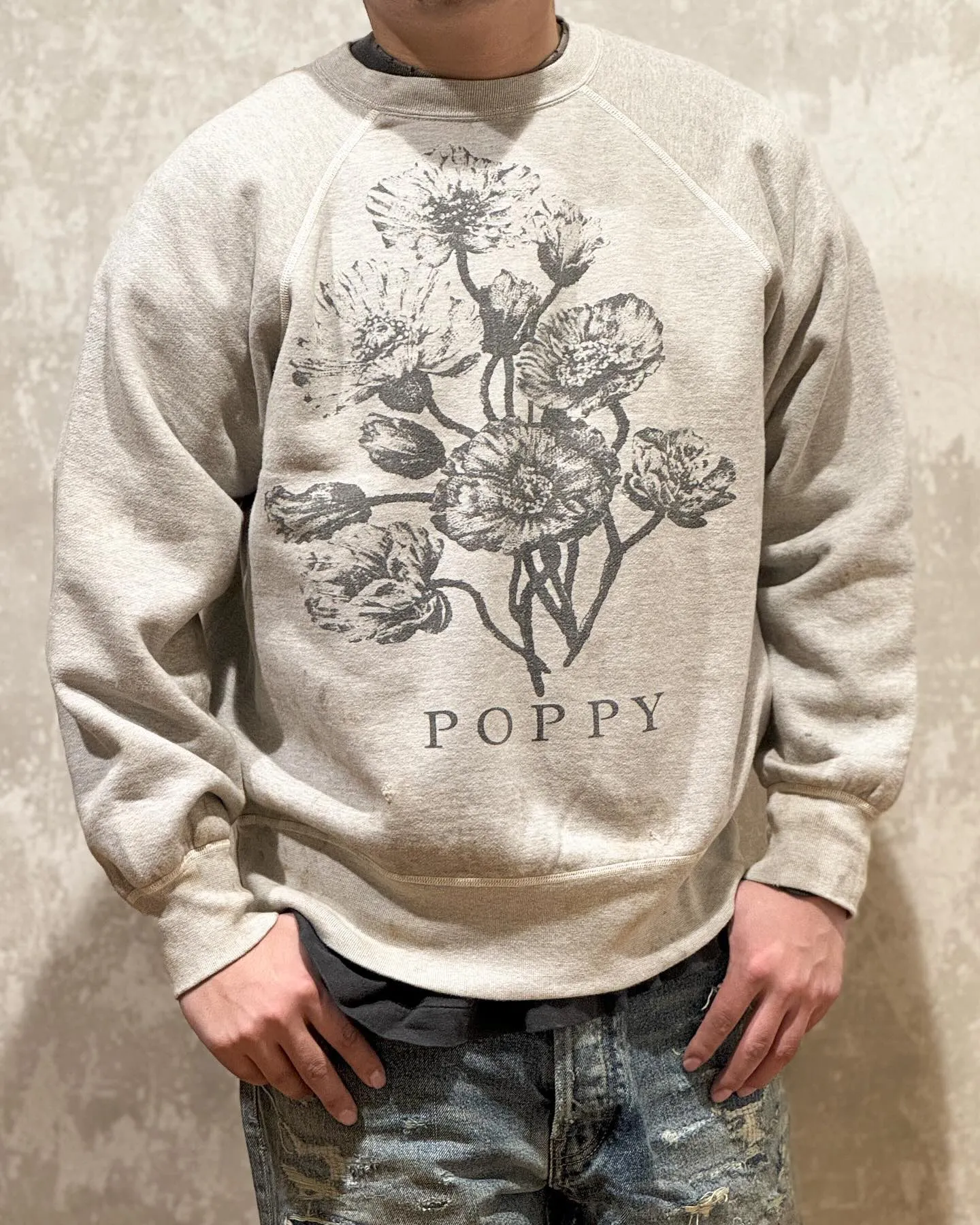SAINT Mxxxxxx 'FLOWER' CREW NECK SWEAT SHIRTS Floral Distressed Retro Sweatshirt Distressed Gray S-XL Big Factory Four-needle Six-Thread Boneless Stitching Process/Original Horn Sleeve Version Top Printing Process Authentic Level Re-Engraving Garment Washing and Distressing/Hand-worn Graffiti Treatment Original Consistent Fruit Label/Little Angel Anti-Counterfeiting Label